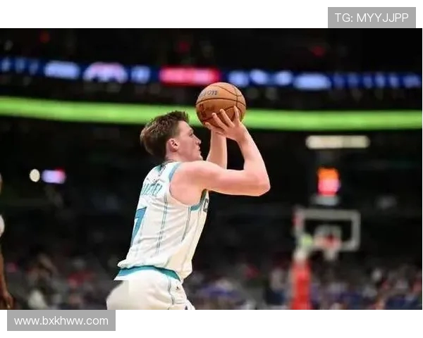 克尼佩尔虽不强壮却巧妙运用身体优势展现球场智慧 克尼佩尔虽不强壮却巧妙运用身体优势展现球场智慧